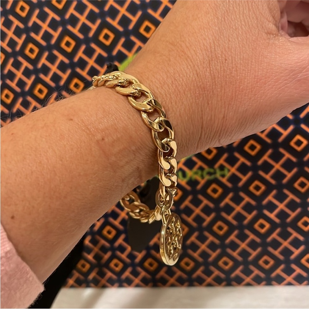 NEW✨Tory Burch Round logo bracelet - Picture 7 of 8